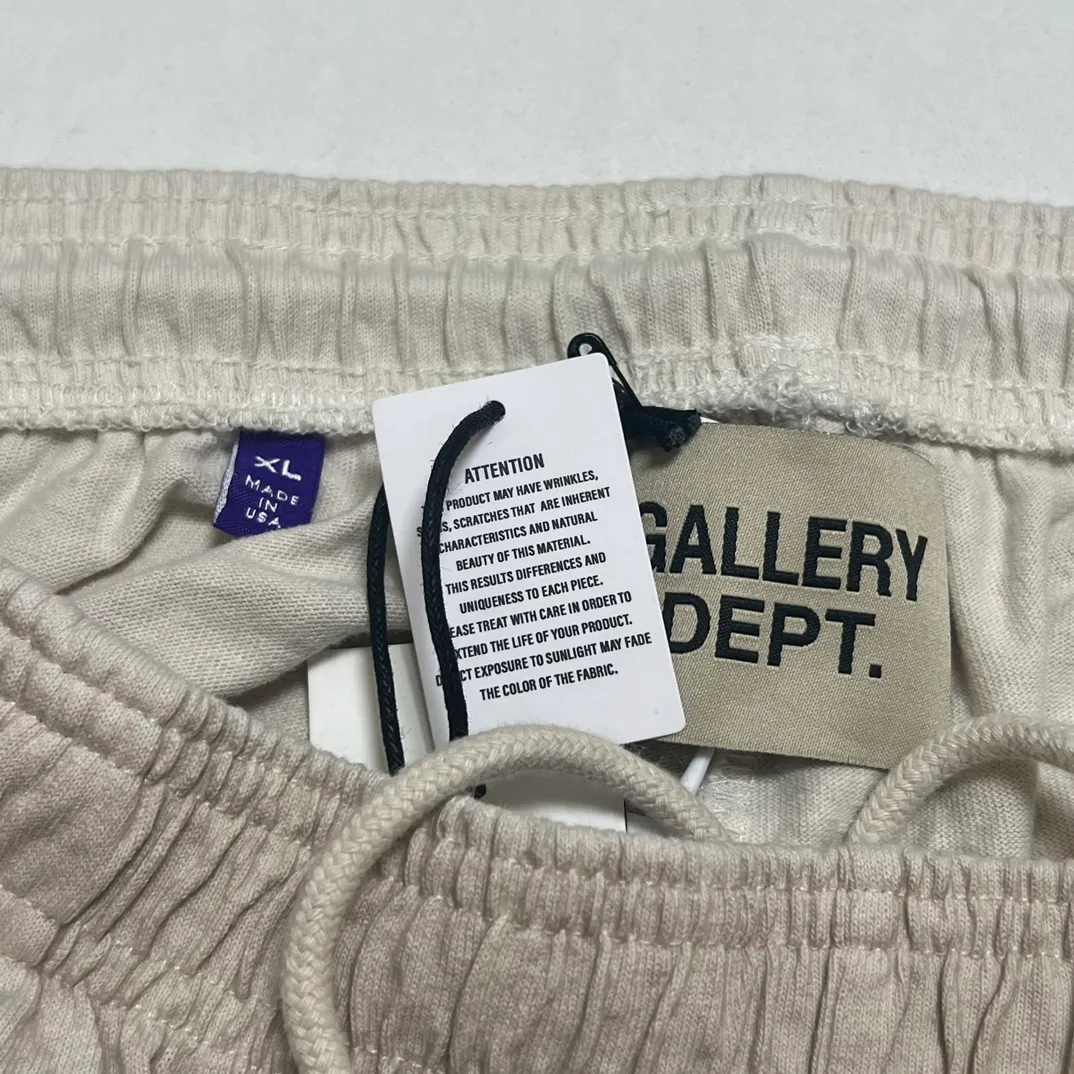 More details GALLERY DEPT. INSOMNIA SHORTS/WHITE English mud-dyed and ink-splashed shorts, off-white S-XL, super comfortable and breathable fabric, liberating the lower body, heavy wash, mud-dyed and distressed, super complex ink-splashed graffiti